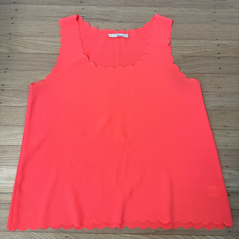 Scalloped hem tank